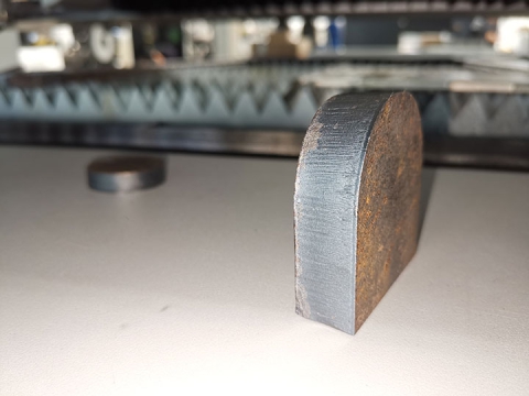 用于汽車配件的光纖激光金屬切割機(jī)