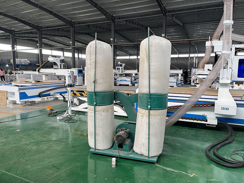 智能全自動數(shù)控木工開料機 - 板式家具定制