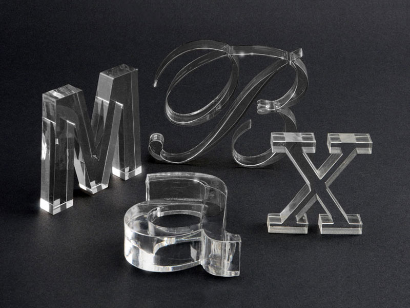 CO2 用于丙烯酸切割樣品的激光切割機(jī)