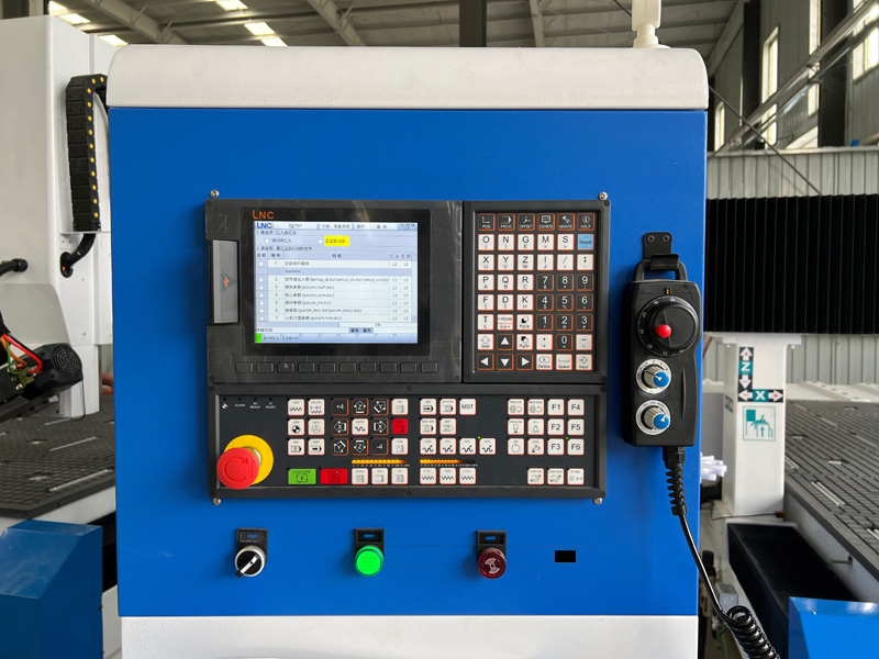 工業(yè)級(jí)四軸數(shù)控木工雕刻機(jī)帶圓盤自動(dòng)換刀裝置