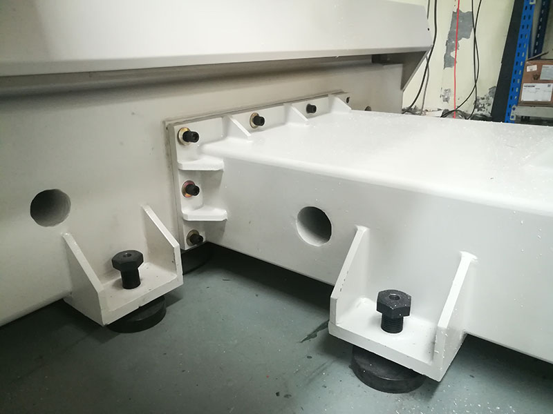 5軸數(shù)控機床日本THK直線導軌