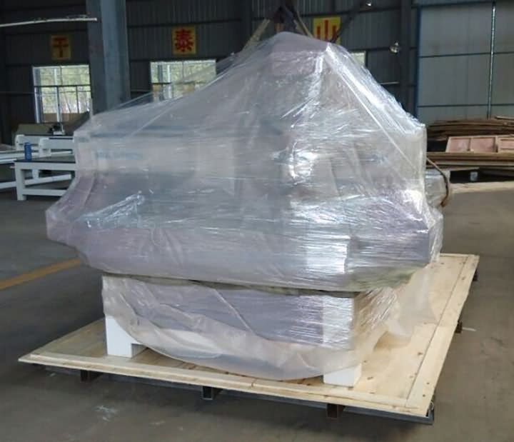 實惠價格 3D 雕刻數(shù)控雕刻機(jī) 帶 4 個雕刻頭內(nèi)包裝