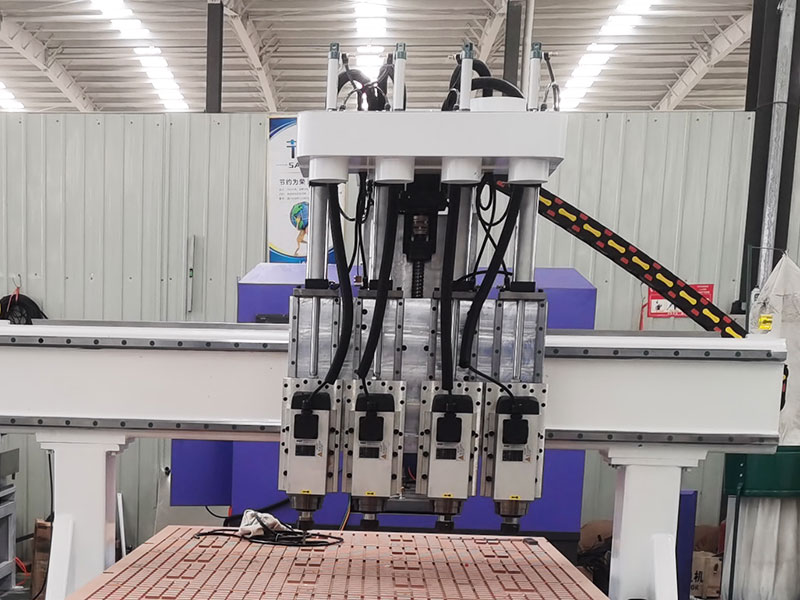 盈利型4x8數(shù)控雕刻機(jī)工作臺用于商業(yè)用途