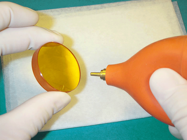 如何清潔激光切割機(jī)鏡頭？