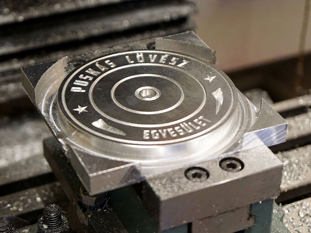 適用于鐵、黃銅、銅、鋼的數(shù)控金屬雕刻機