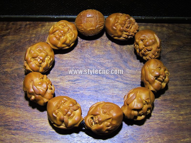 使用數(shù)控雕刻機(jī)進(jìn)行橄欖核雕刻