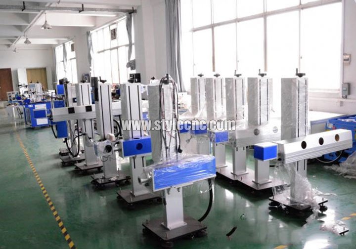 在線飛行激光雕刻機