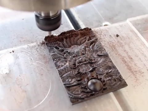 迷你數(shù)控雕刻機(jī) 6090 制作實木工藝品 迷你數(shù)控雕刻機(jī) 6090 制作實木工藝品