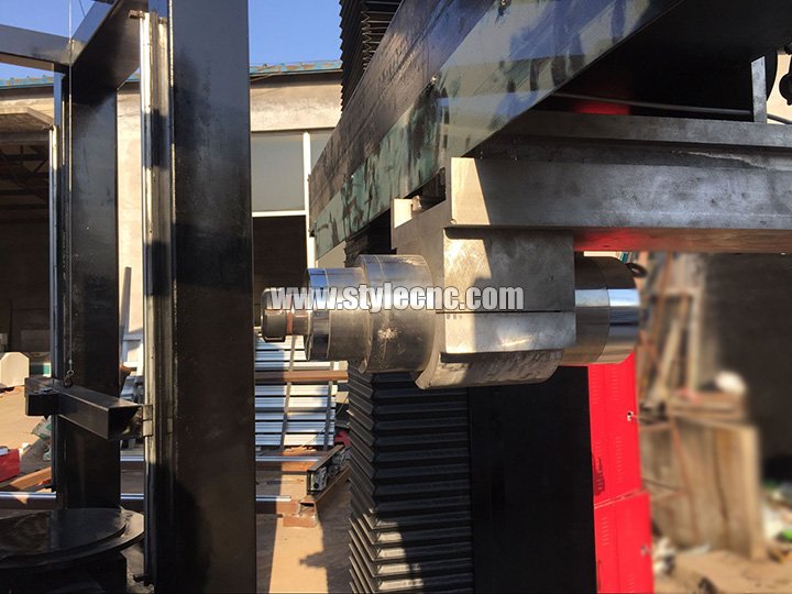 適用于佛像和雕塑的四軸石材數(shù)控機床