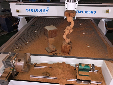 帶旋轉(zhuǎn)工作臺(tái)的四軸數(shù)控雕刻機(jī) 1325