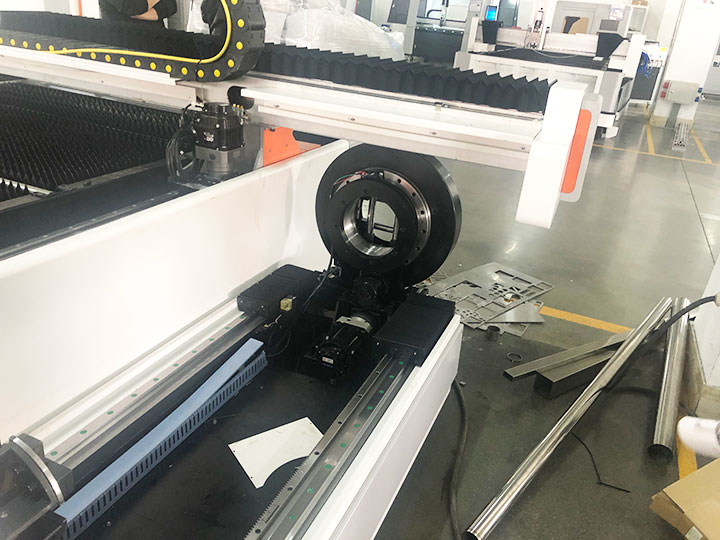 1500W 光纖激光切割機