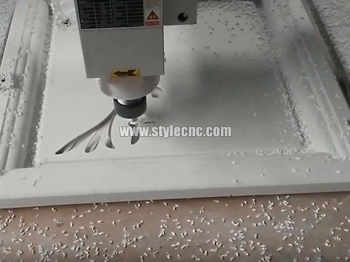 STM1325 用于裝飾燈箱切割的數(shù)控雕刻機 STM1325 用于裝飾燈箱切割的數(shù)控雕刻機