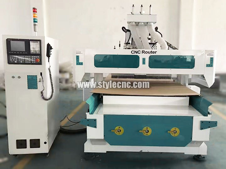 帶鉆座的雙主軸數(shù)控櫥柜制造機