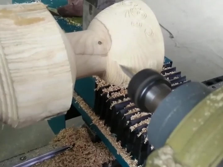 木碗車(chē)削和雕刻