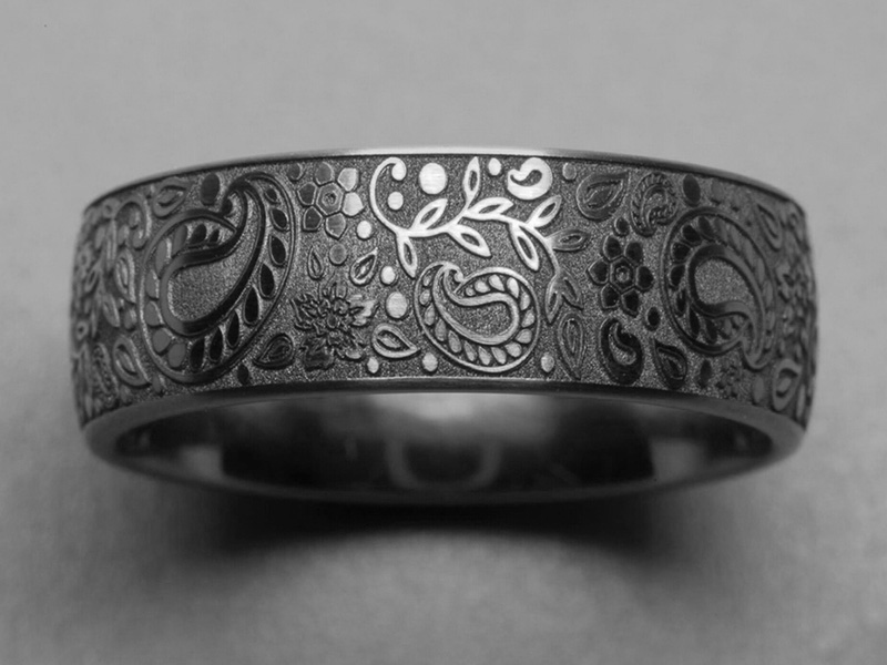 金屬項(xiàng)目激光深雕機(jī)