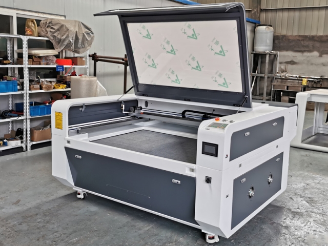 STJ1390 亞美尼亞激光雕刻切割機