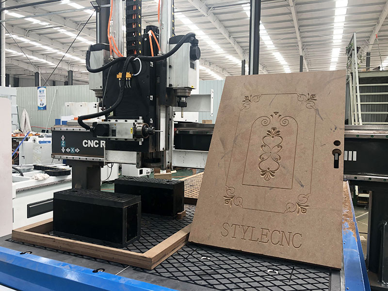 工業(yè) 4x8 用于木門制造項目的數(shù)控雕刻機