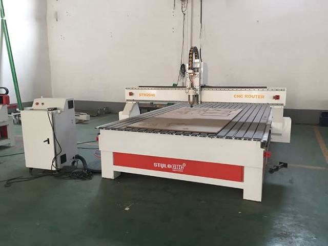 工業(yè)木工數(shù)控雕刻機 STM2040年在比利時