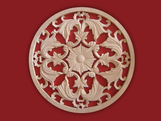 用于木制工藝品空心浮雕的小型數(shù)控雕刻機