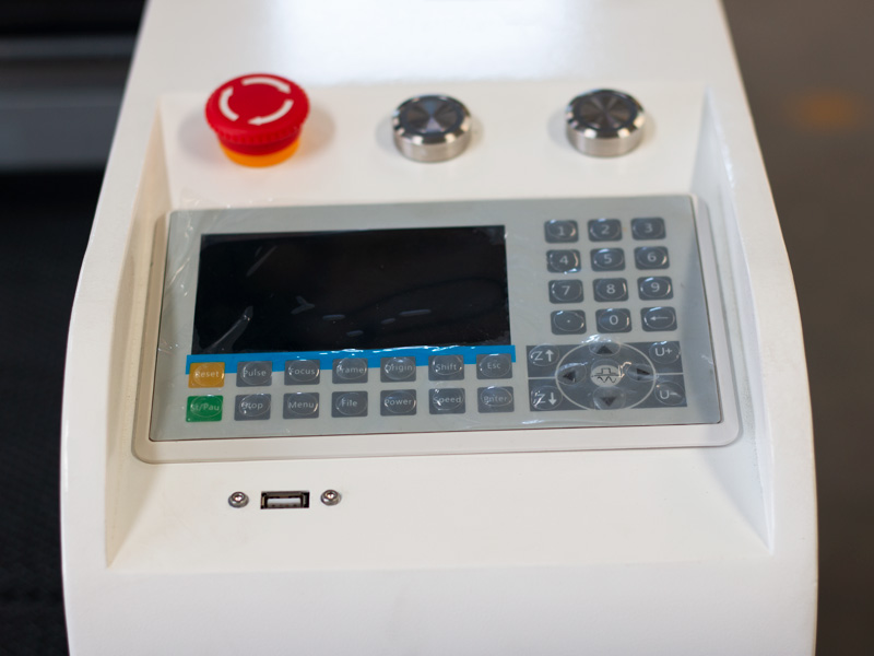 廉價數(shù)控激光切割系統(tǒng)的瑞達控制面板 STJ1610