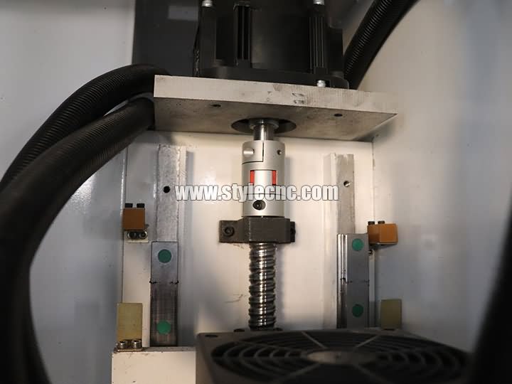 Carousel自動(dòng)換刀CNC加工中心滾珠絲杠 Carousel自動(dòng)換刀CNC加工中心滾珠絲杠