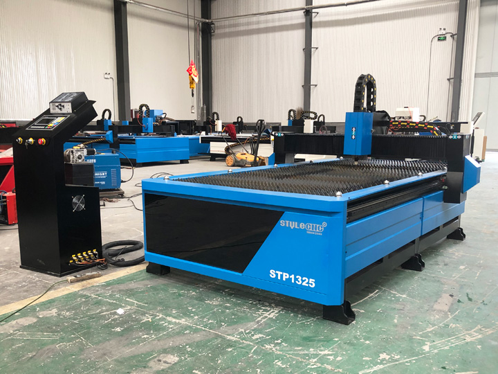 用于定制金屬標(biāo)牌的數(shù)控等離子切割機(jī)和數(shù)控等離子切割工作臺(tái)