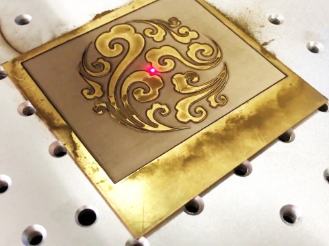 金屬激光雕刻機 100W IPG光纖激光器