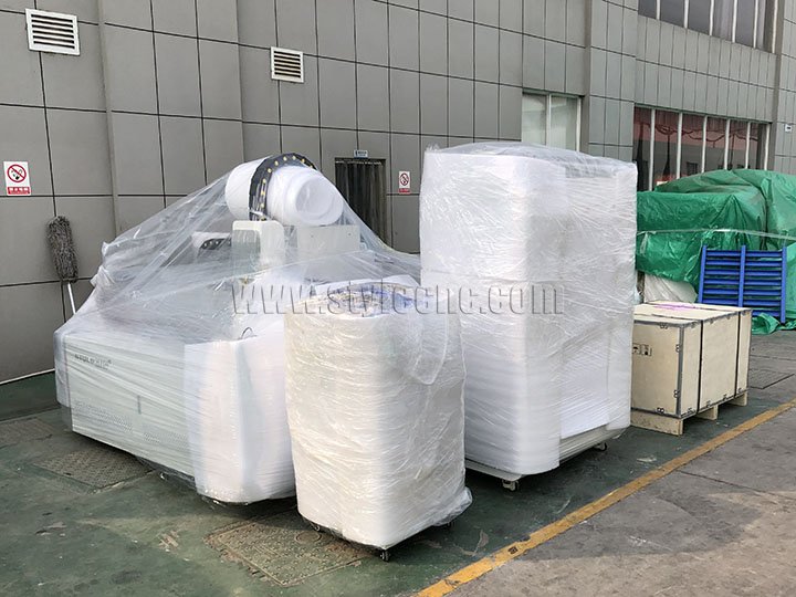 ST-FC3015L 光纖激光切割機(jī)內(nèi)包裝