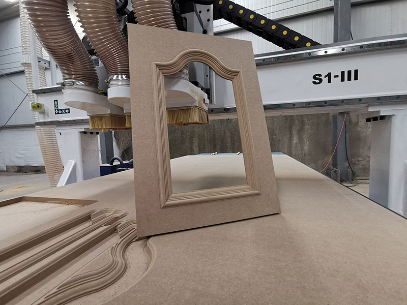 4x8 用于櫥柜制造項(xiàng)目的木材數(shù)控機(jī)床