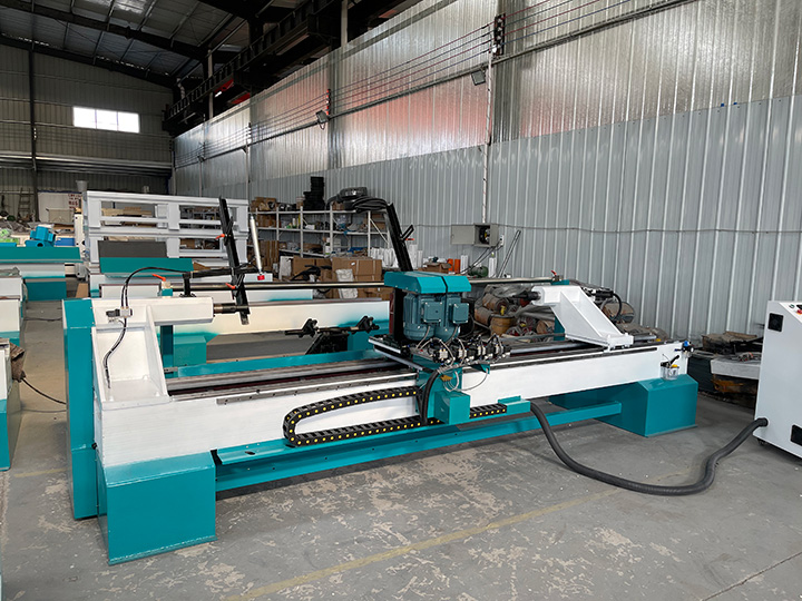 STL2530A-4T 帶自動(dòng)進(jìn)料器的多功能數(shù)控木工車(chē)床