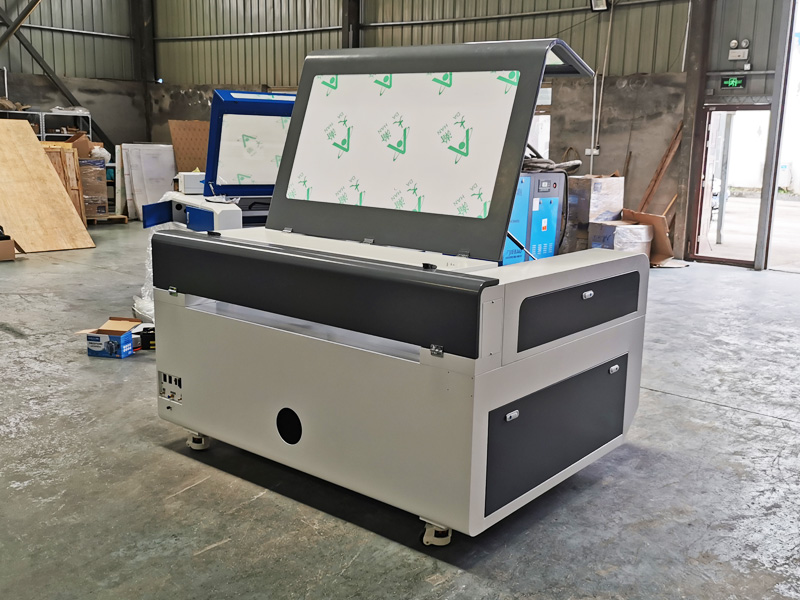 丹麥 STJ1390 帶空氣過濾器的激光切割機