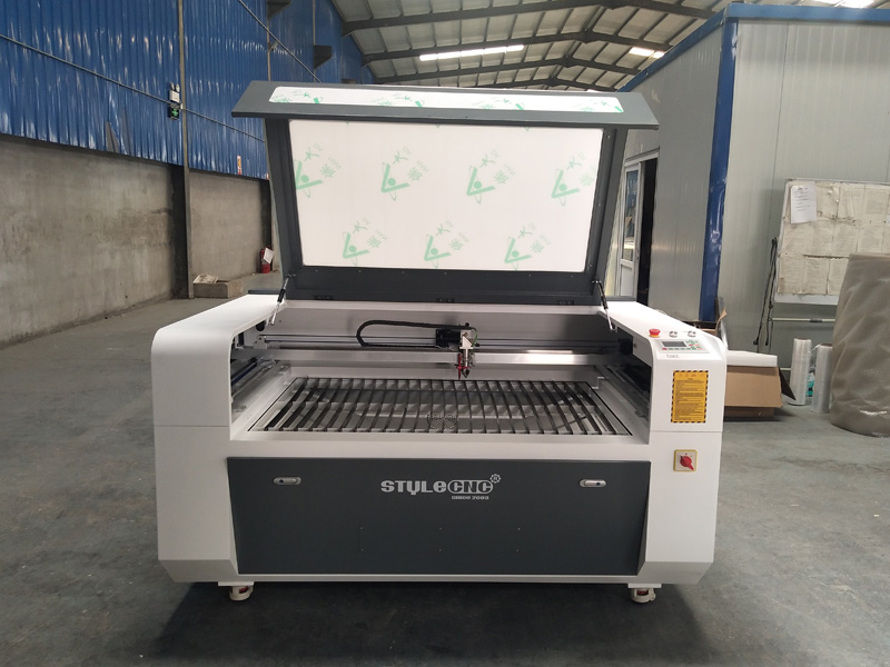 丹麥 STJ1390 帶空氣過濾器的激光切割機