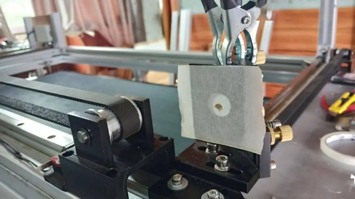 調(diào)整第一面鏡反射角度