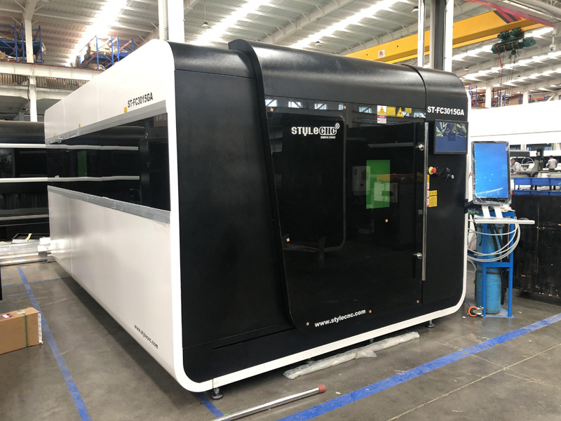 ST-FC美國3015GA全自動精密數(shù)控光纖激光金屬切割機