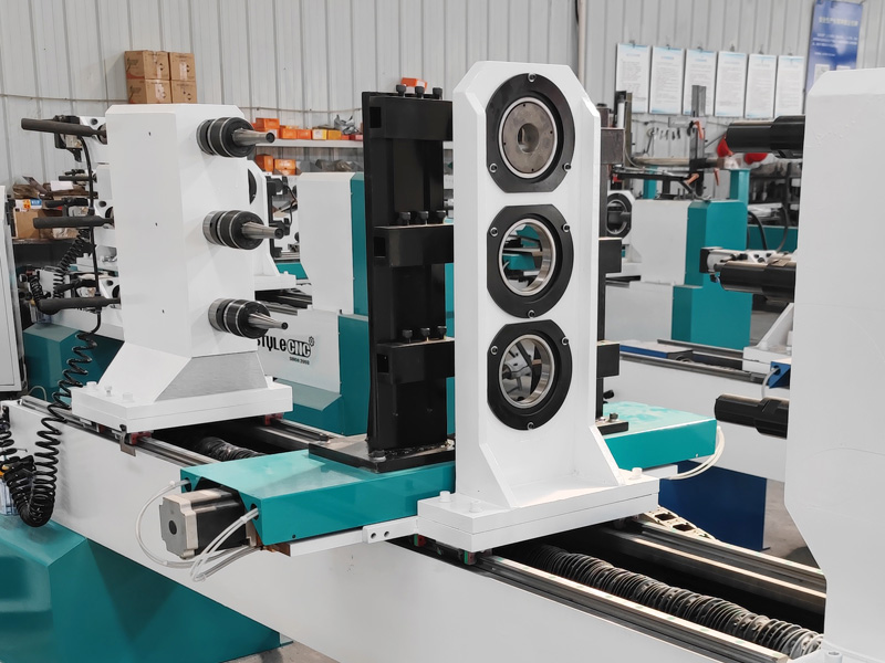 用于仿形車削的多軸數(shù)控木工車床