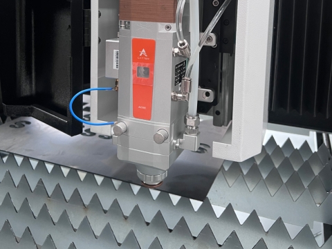 2024年最便宜的光纖激光切割機(jī)，用于切割金屬板