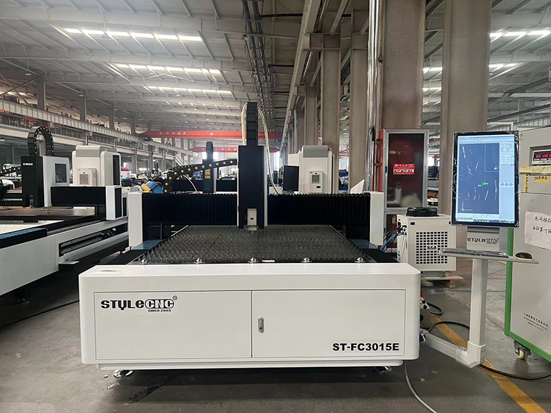 2025年最暢銷的光纖激光切割機(jī) - 2000W