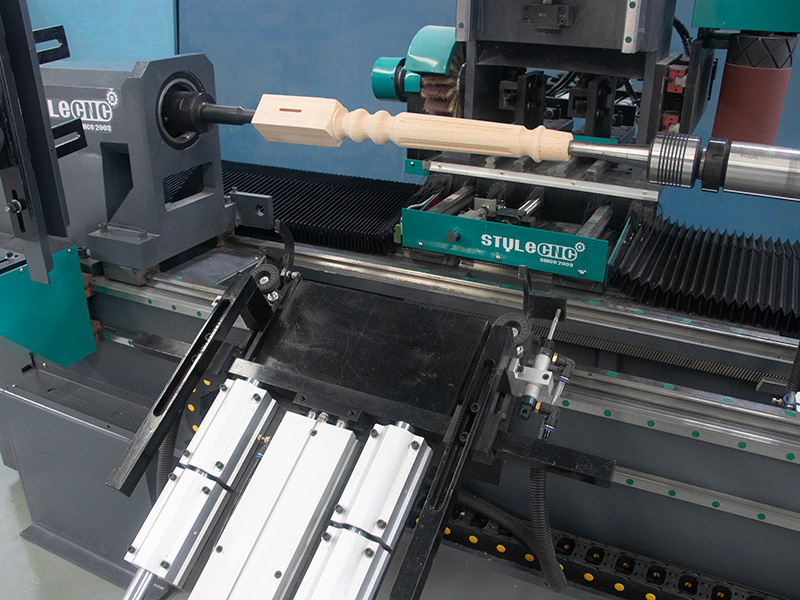 全尺寸七合一數(shù)控木工車削銑削中心出售