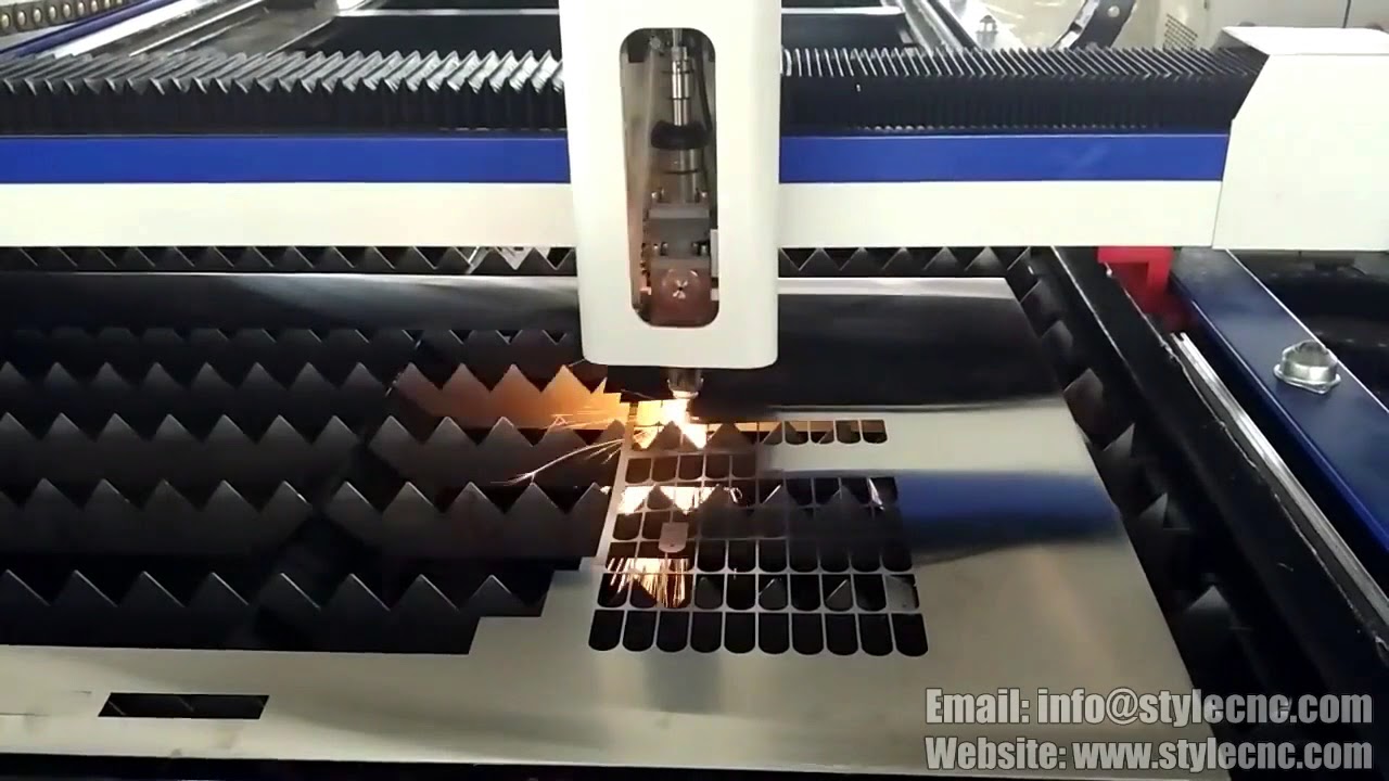 1mm 帶光纖激光器的不銹鋼激光切割機(jī)